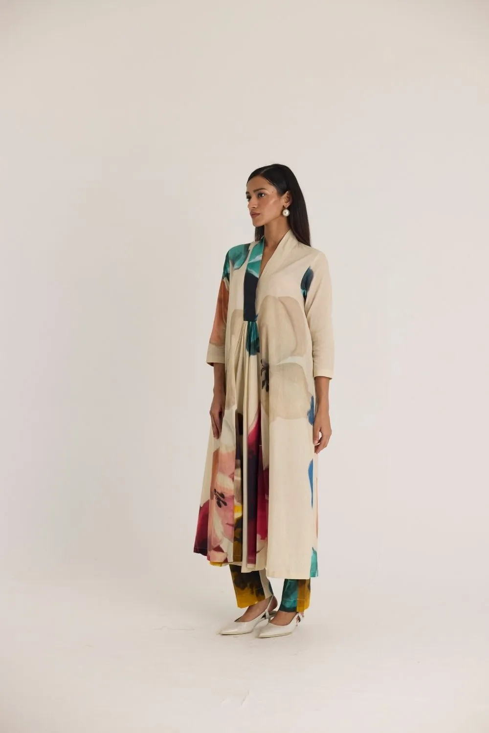 LILA LONG V NECK KURTA