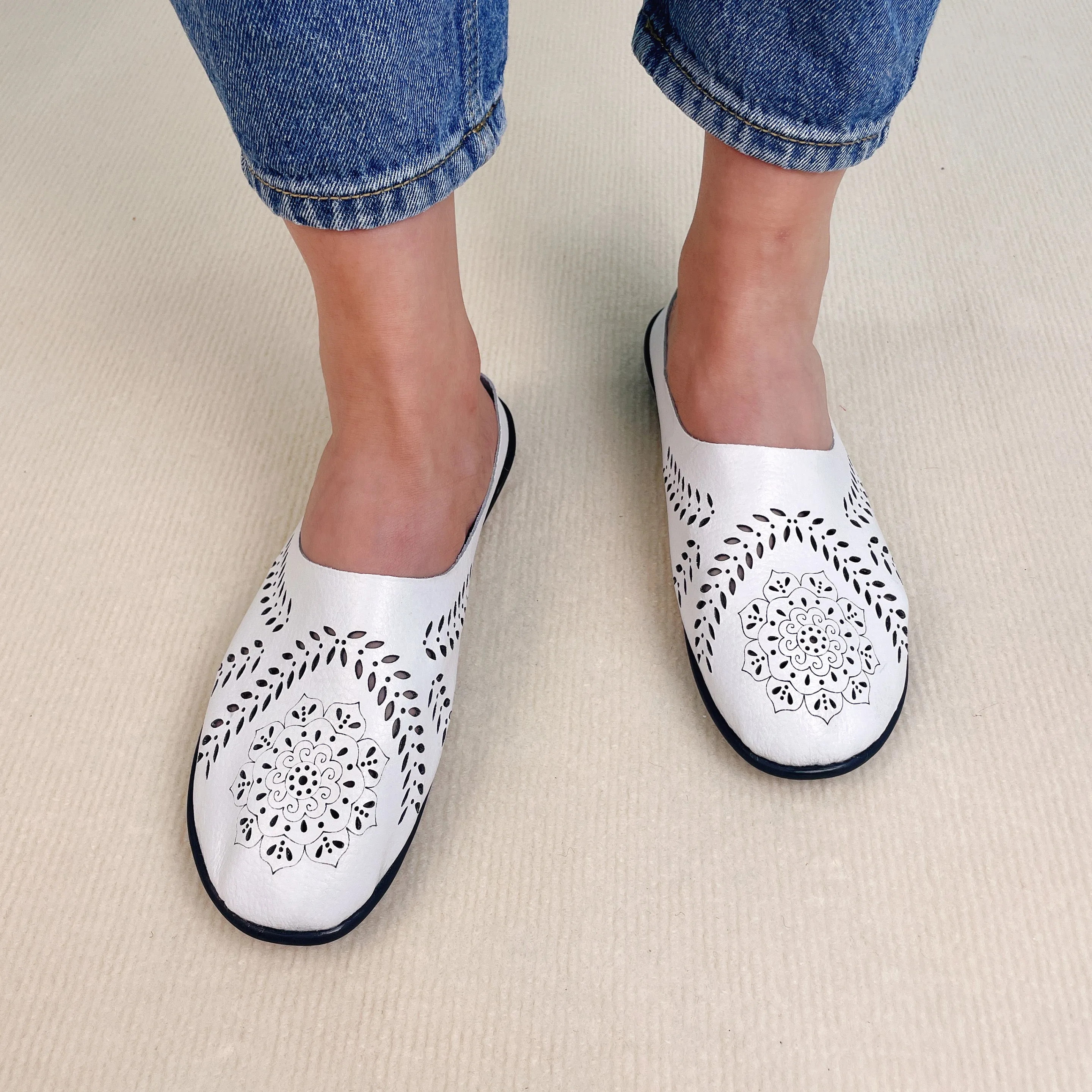 Nanccy Casual All-match Hollow Slippers